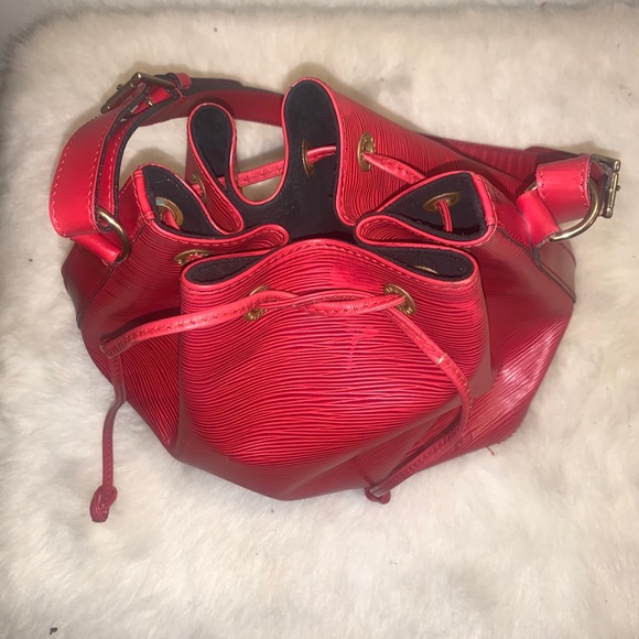 Louis Vuitton Purse - Picture 2 of 4